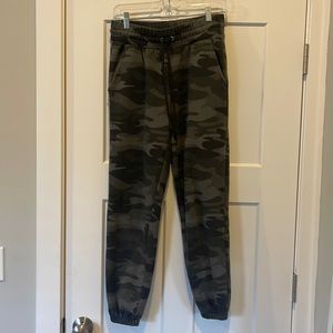Wild fable camo sweat pants